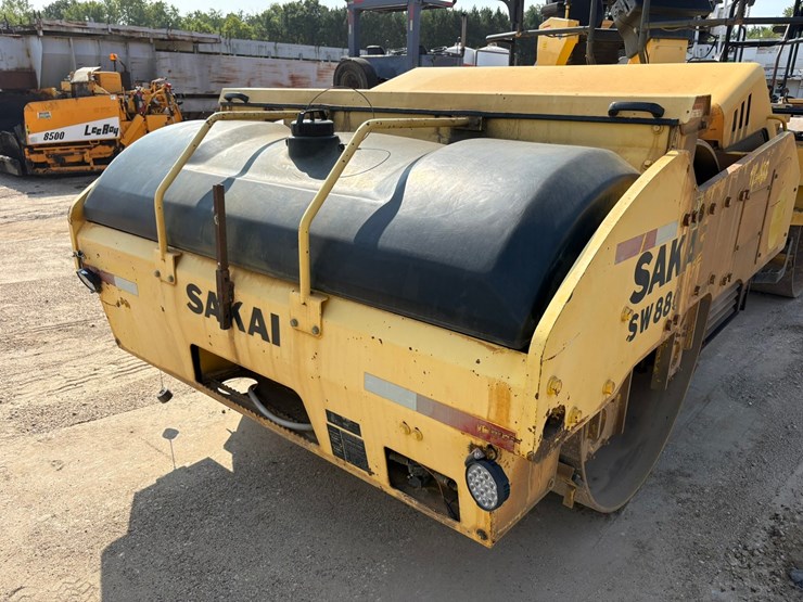 #2410-•-2015-sakia-sw880-double-drum-smooth-roller-compactor-image-20