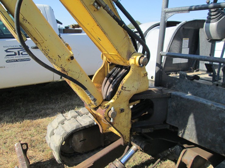 new-holland-e55bx-image-32