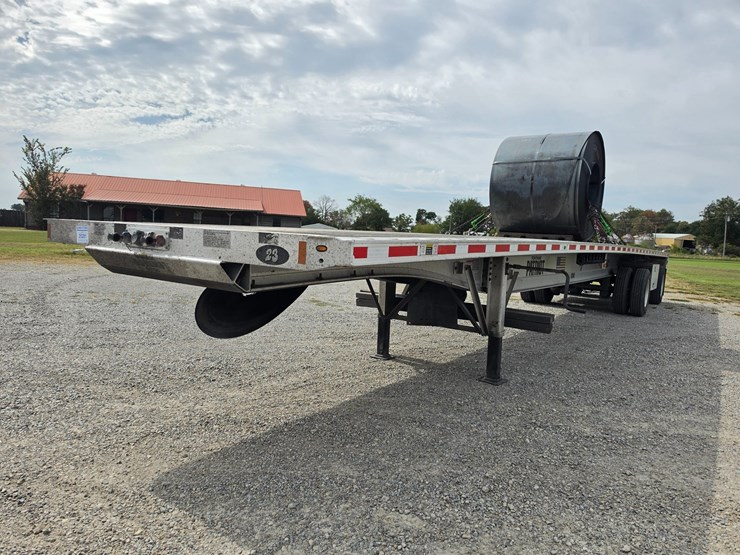 2022-fontaine-flat-bed-trailer-image-2