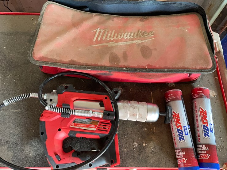 #5510-•-milwaukee-18v-cordless-grease-gun-image-1