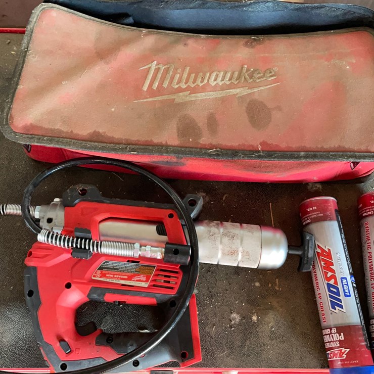 #5510 • Milwaukee 18v Cordless Grease Gun