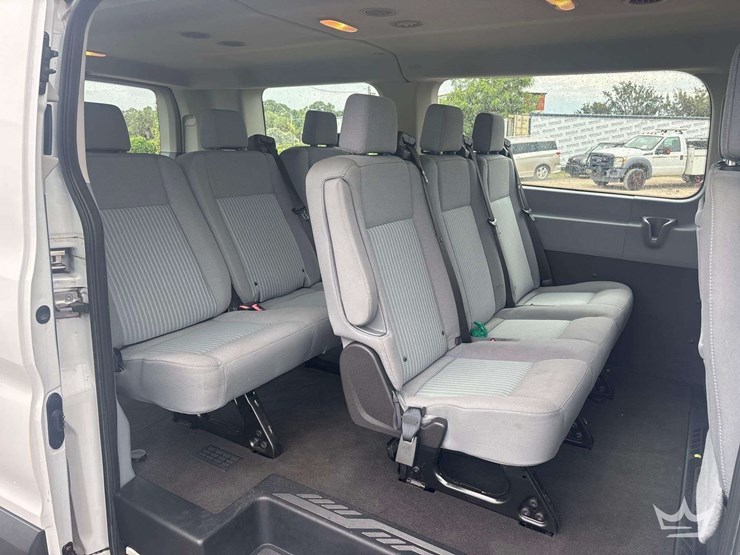 2019-ford-transit-image-19