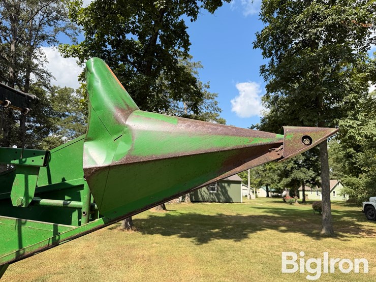 1981-john-deere-216-image-12