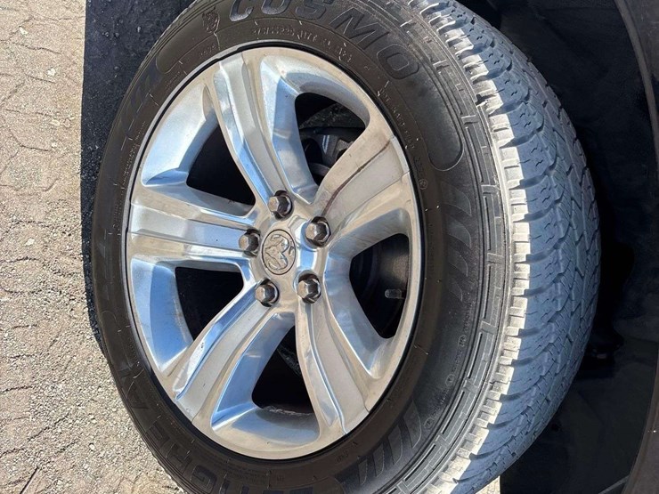 2013-dodge-1500-image-28