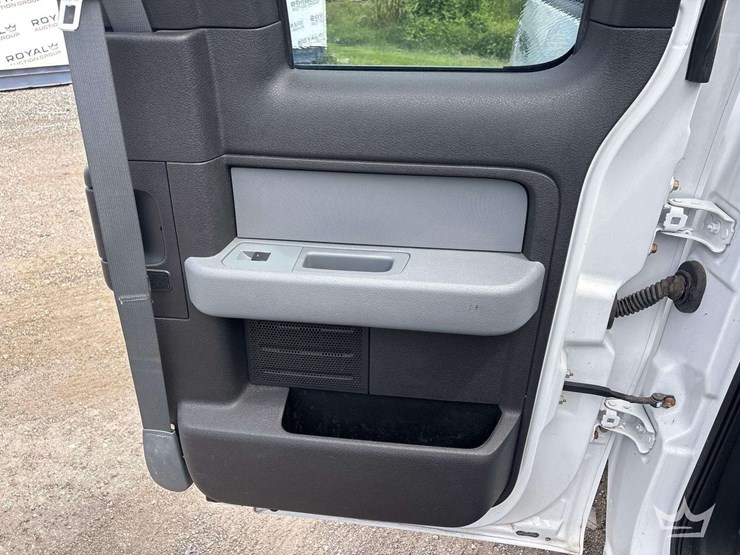 2013-ford-f150-image-21