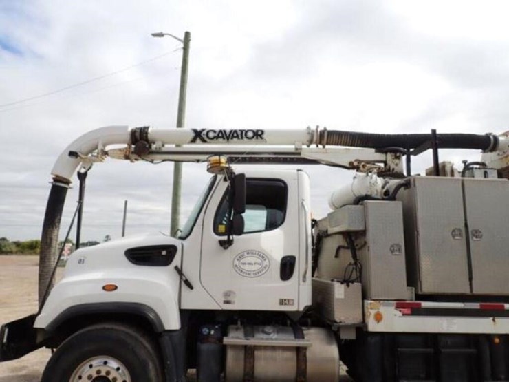2015-freightliner-114sd-image-39