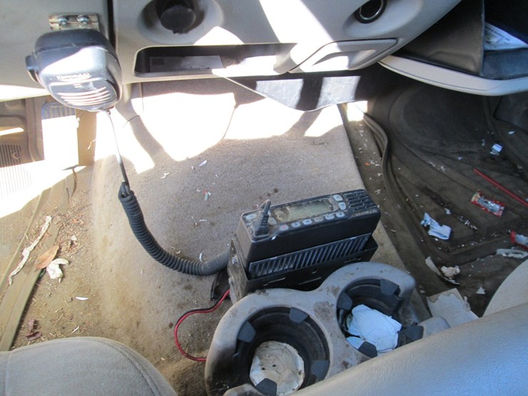 2004-chevrolet-tahoe-image-28
