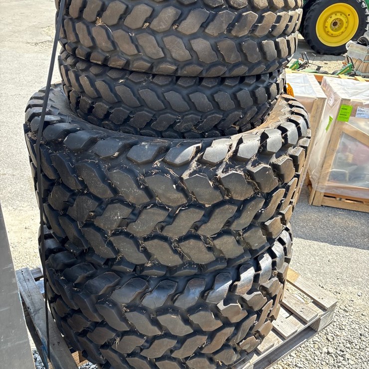 #1086 • Firestone R3 Turf Tires R3 Turf Tires (less rims)