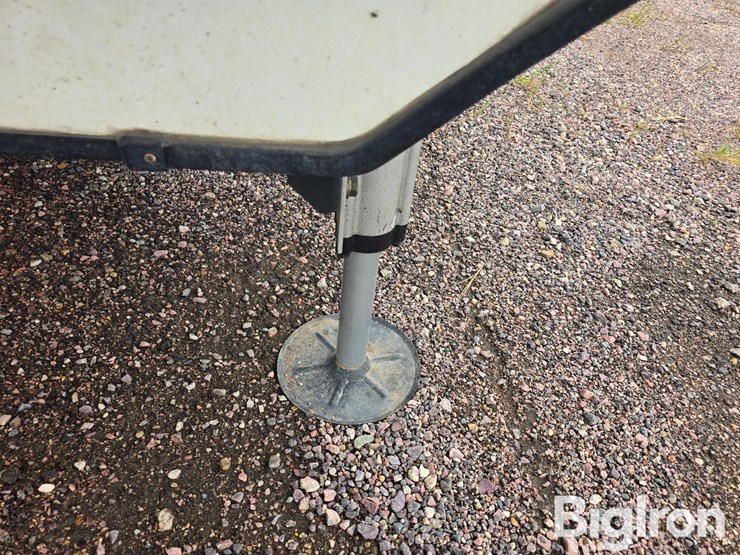2017-keystone-montana-3730fl-5th-wheel-camper-image-19