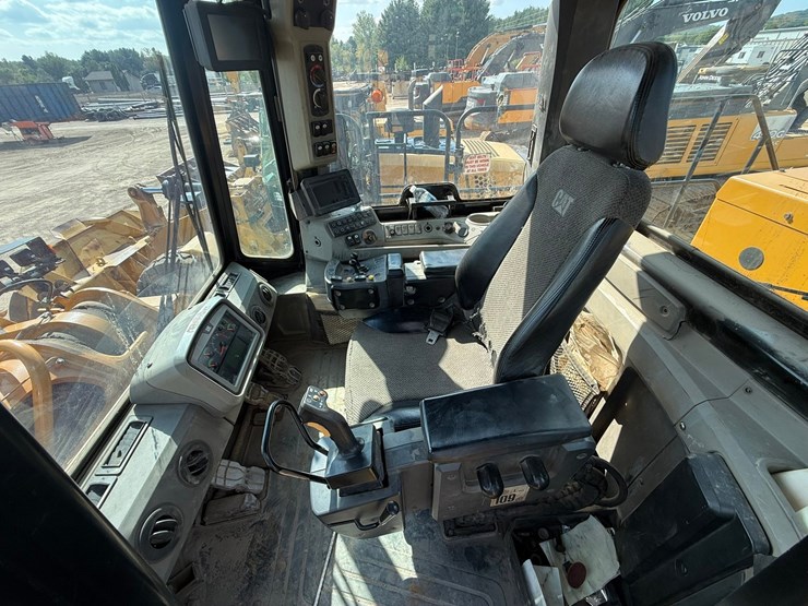 2017-caterpillar-988k-image-136