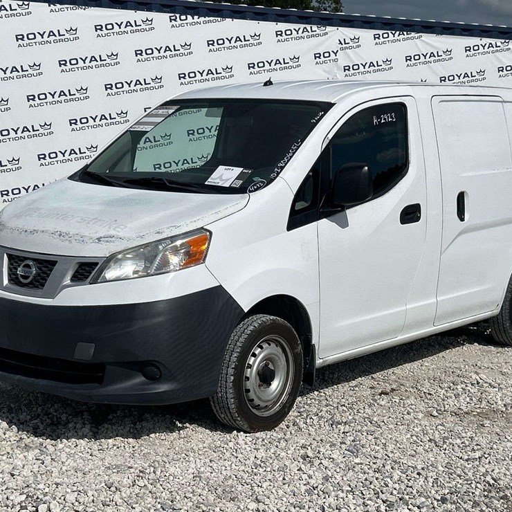 2014 NISSAN NV200