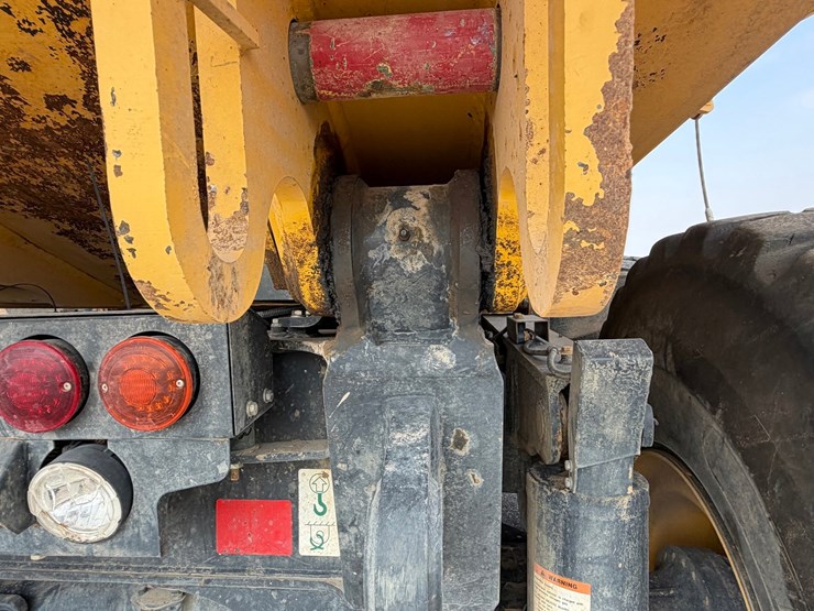 2016-komatsu-hm400-5-image-58