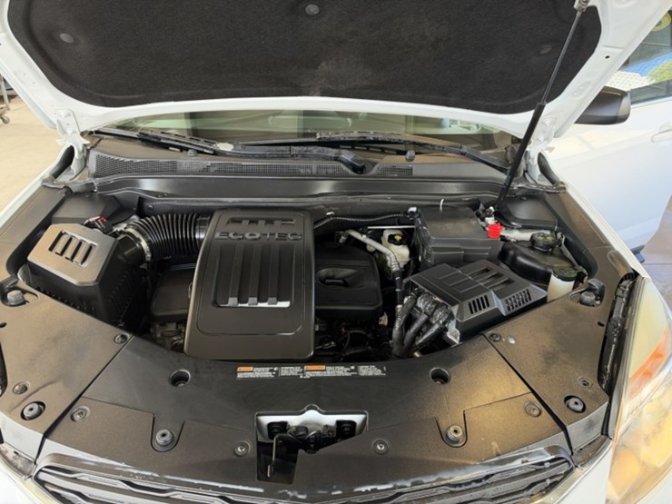 2016-chevrolet-equinox-image-11