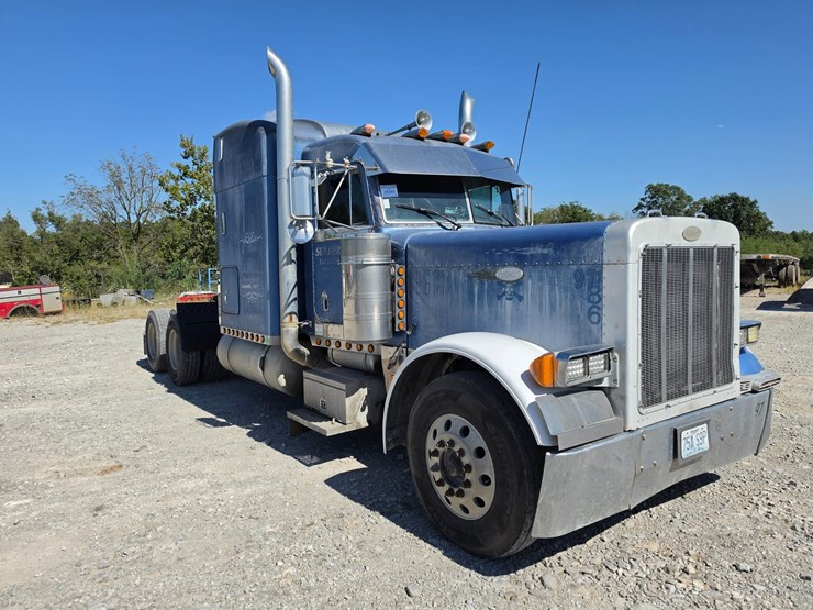 1997-peterbilt-379-image-31