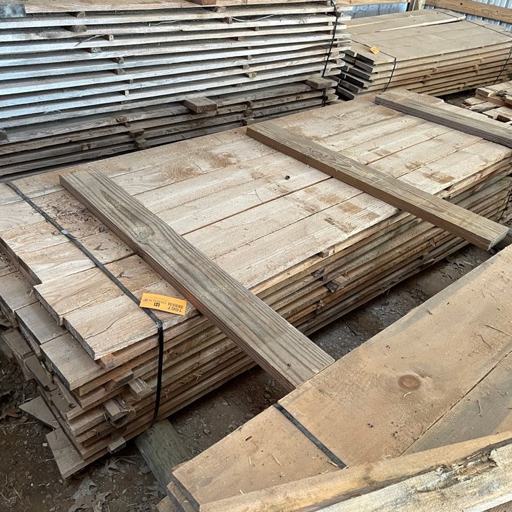#1667 • Bundle of Pine Boards