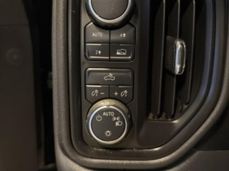 2021-chevrolet-silverado-1500-image-25