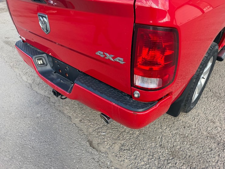 2012-dodge-1500-image-19