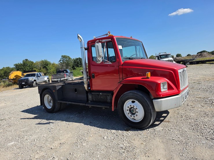 1997-freightliner-fl70-image-22