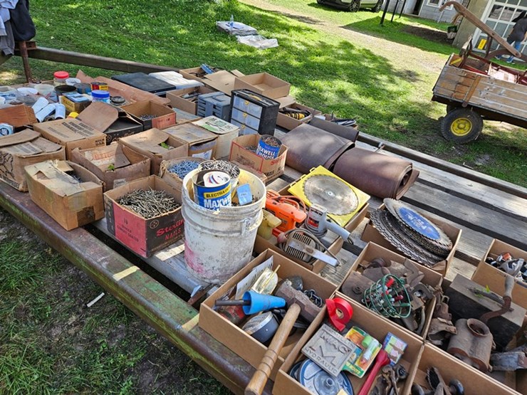 #8000-•-live-on-the-ground-only-items-image-9