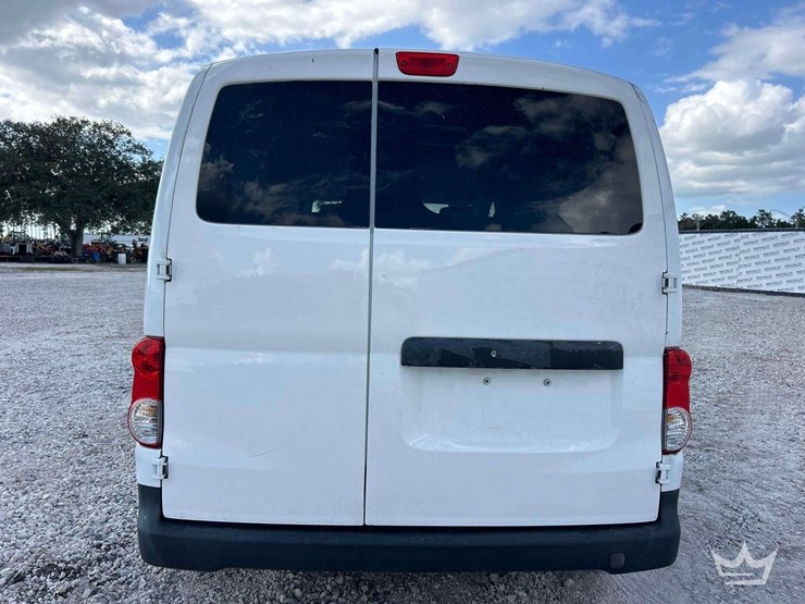 2014-nissan-nv200-image-29