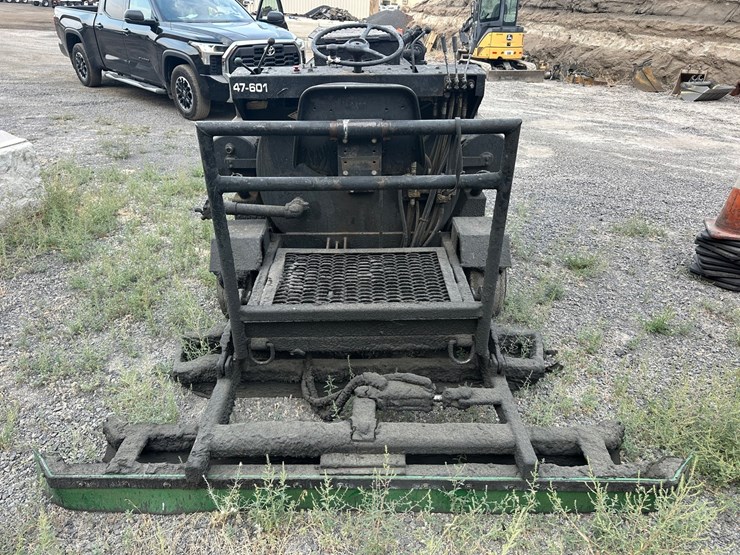 #2523-•-hot-mix-seal-coat-scm300r-hot-tar-wagon-image-3