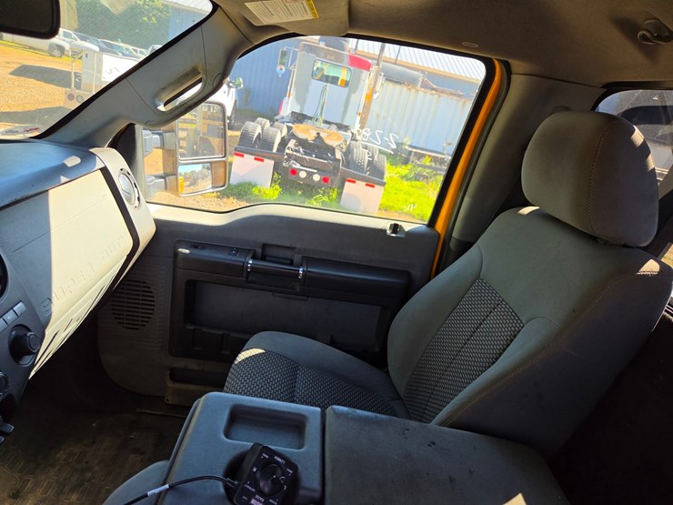 2015-ford-f350-image-44