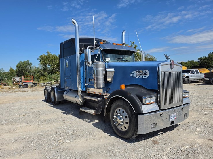 2003-kenworth-w900-image-31