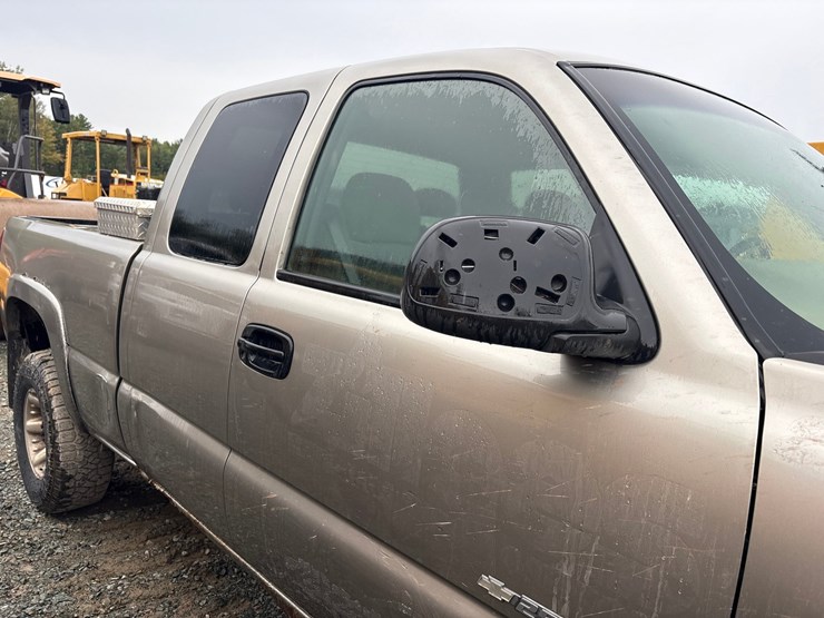 2003-chevrolet-2500-image-18