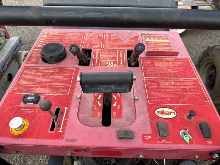 #2079-•-allen-at16-track-mud-buggy-image-8