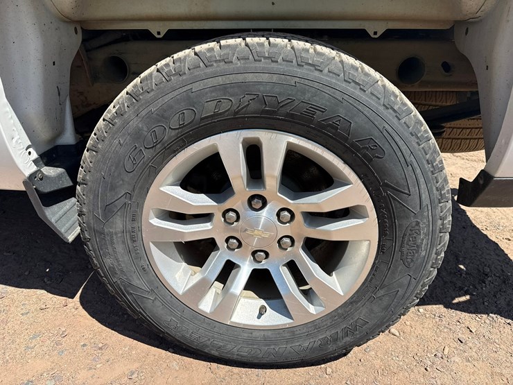 #1395-•-2019-chevrolet-silverado-4x4-pickup-truck-image-53