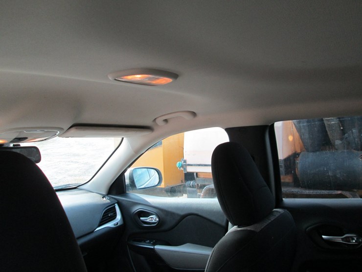 2014-jeep-cherokee-image-21