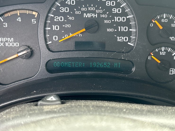 2005-gmc-sierra-2500-image-52