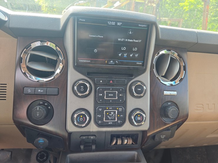 2013-ford-f250-lariat-image-44
