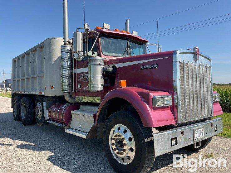 2005-kenworth-w900b-image-3