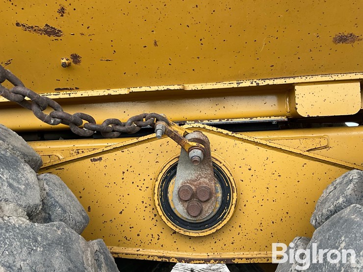 2013-caterpillar-740b-image-19