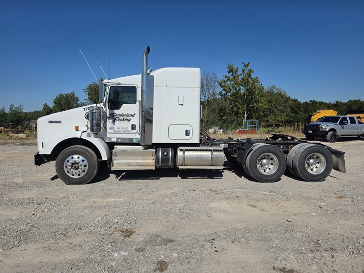 2018-kenworth-t800-image-7