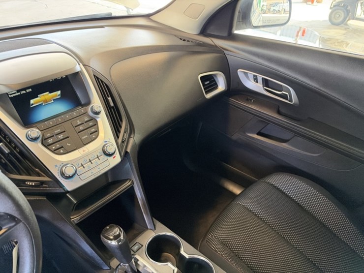 2016-chevrolet-equinox-image-18