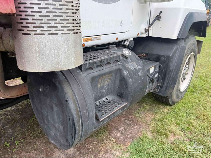 2000-mack-rd690s-image-26