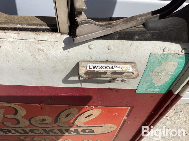 kenworth-post-1973-passenger-side-bottom-latch-door-image-18