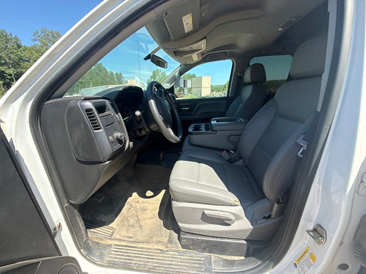 #1395-•-2019-chevrolet-silverado-4x4-pickup-truck-image-40