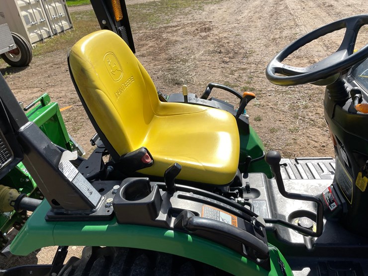 2025-john-deere-2025r-image-32