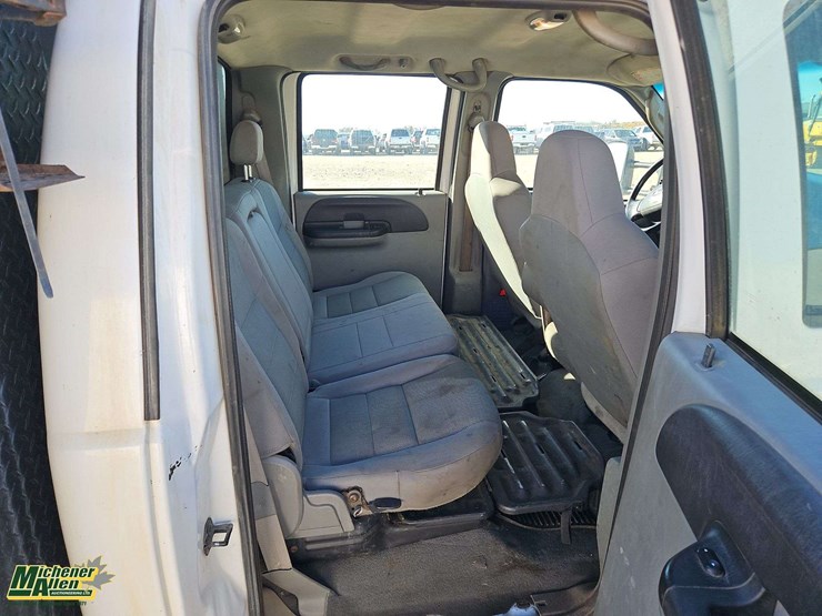 2006-ford-f550-image-15