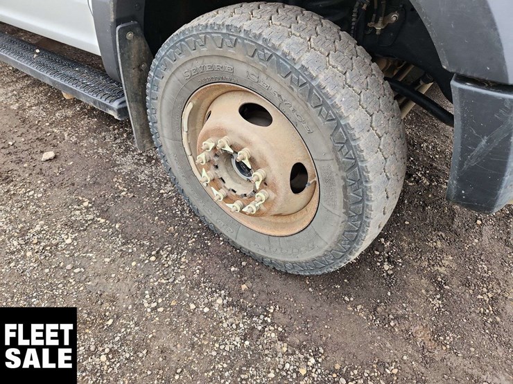 2021-ford-f550-image-11