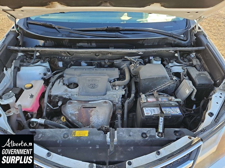 2015-toyota-rav4-le-image-25