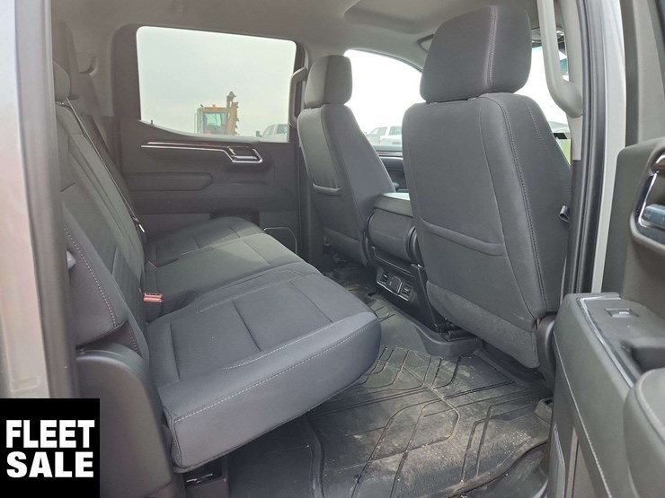 2023-chevrolet-silverado-1500-image-16