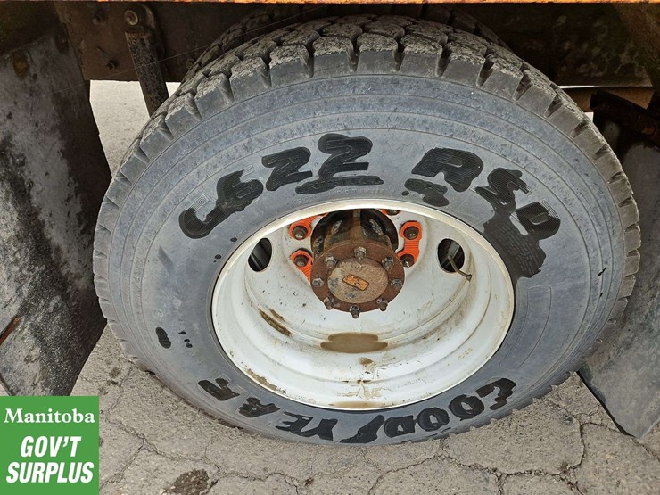 2009-international-durastar-4400-image-11