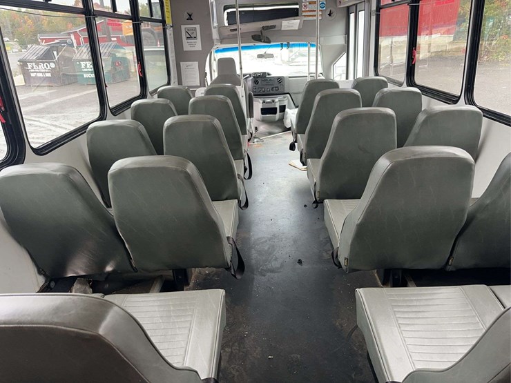 2017-ford-e450-image-22