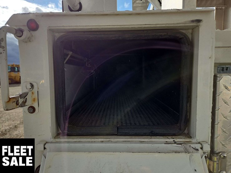 2015-international-durastar-4400-image-40