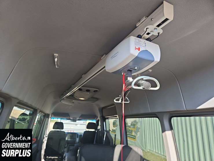 2012-mercedes-benz-sprinter-2500-image-24