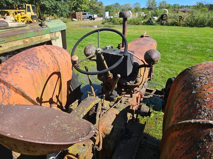 #2523-•-case-tractor-image-25